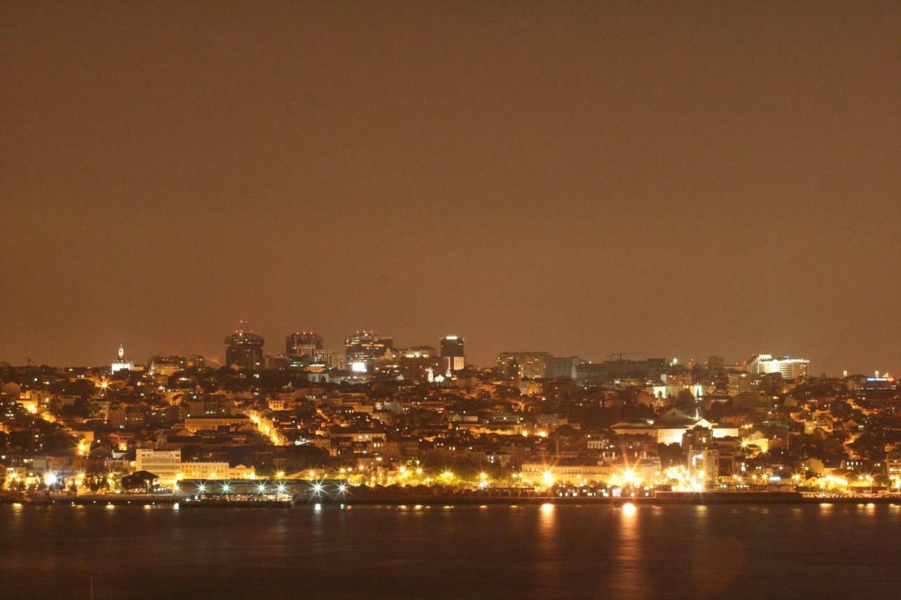Ferienwohnung Penthouse Bellevue Almada Exterior foto